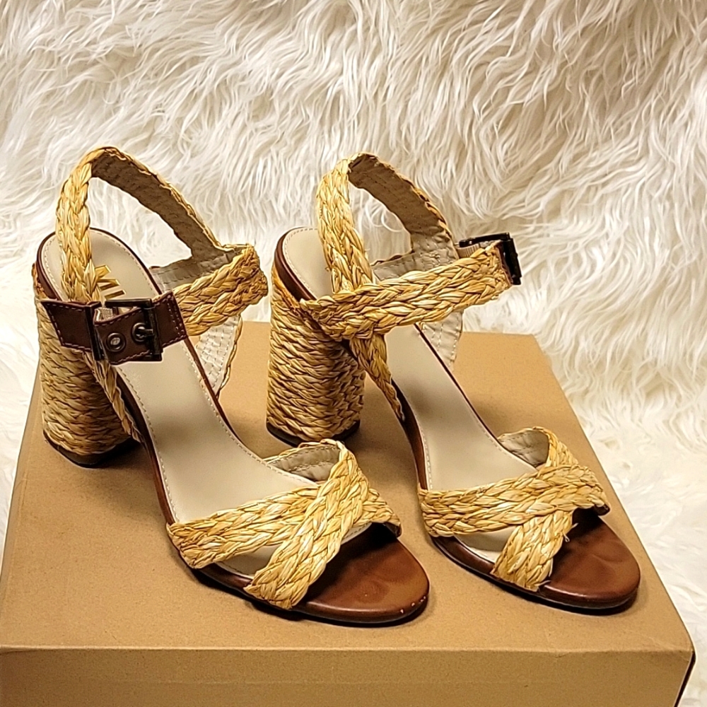 MIA Platform sandals, size 10, tan